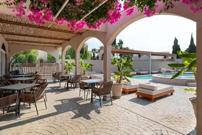 KOLYMBIA BAY ART BOUTIQUE HOTEL