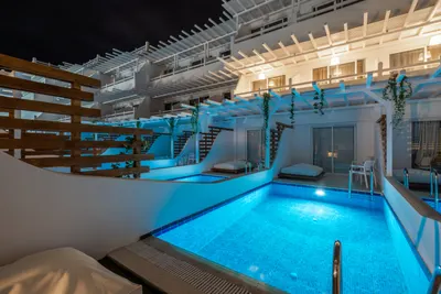 ALOE HOTEL - Adults Only 18+