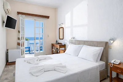 Artemis Hotel Kamari Santorini