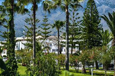 Happy Days Hotel
