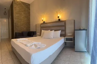 Ellas Hotel
