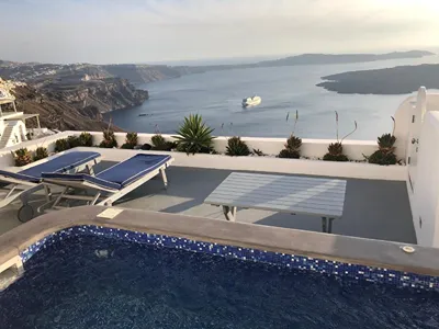 Altana Cliffside Villas Santorini