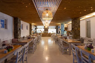 Zefi Hotel & Suites Paros