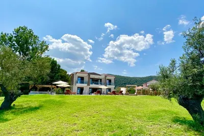 ANEMOLI LUXURY VILLA