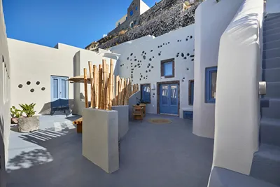 Luna Santorini Suites