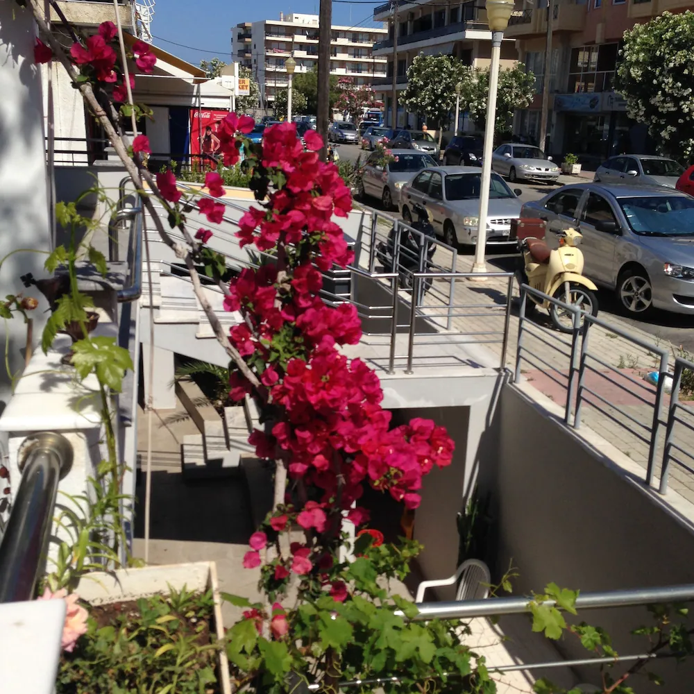 ZEFYROS HOTEL