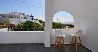 Thoe Oia Suites