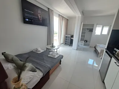 Kapahi Suites Apartments