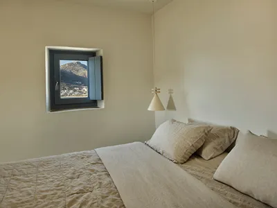 Ona Villa