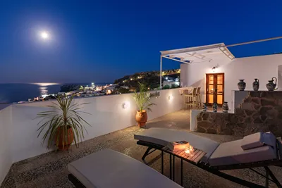 Arte Lindos Suites