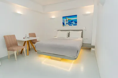 Central Fira Suites