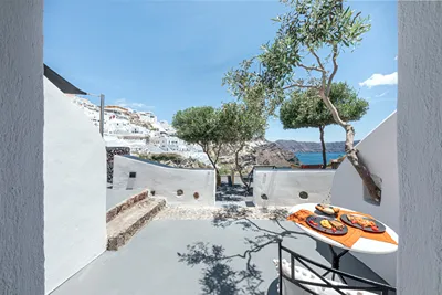Pearl of Caldera Oia