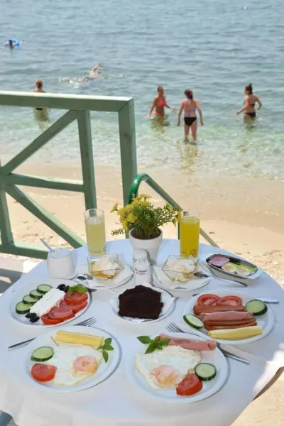 Thalassies Hotel