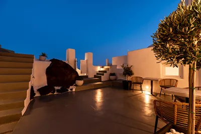 Twenty One Suites