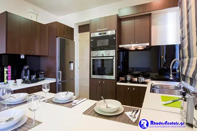 Rhodes Central Suite