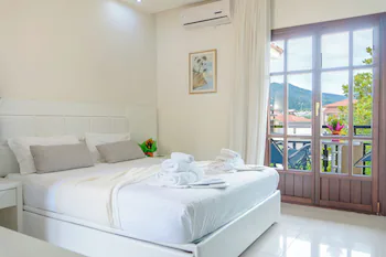 HOTEL MACEDON