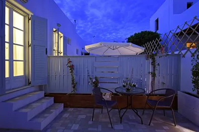 Porto Naoussa Hotel Paros