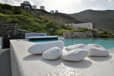 Horizon Mills Villas and Suites Santorini