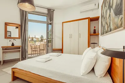 Suitas Athens