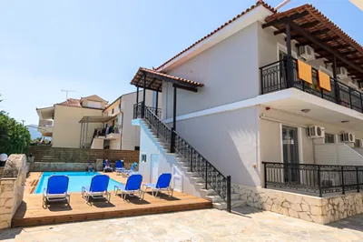 Karras Livin Zakynthos