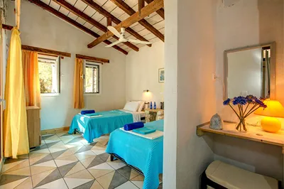 Scirocco & Folitsa Villas