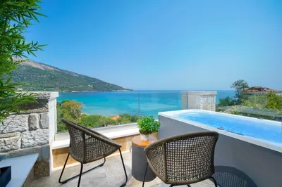 Essentia Luxury
