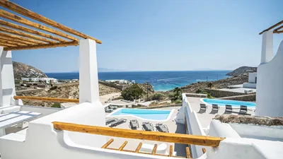 Live and Travel Greece