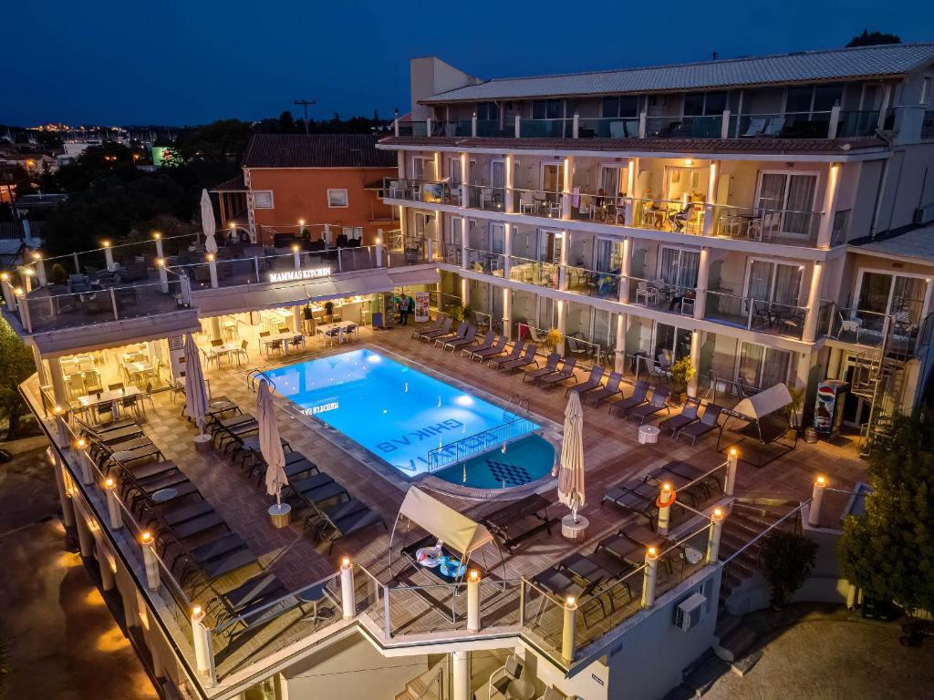 Palapart Gikas Studios and Suites