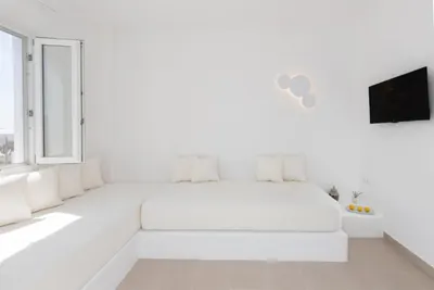 Voca Hotel & Suites
