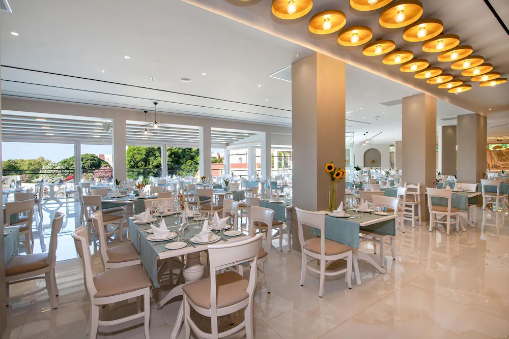 Vantaris Palace Hotel