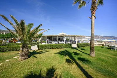 Vantaris Garden & Corner