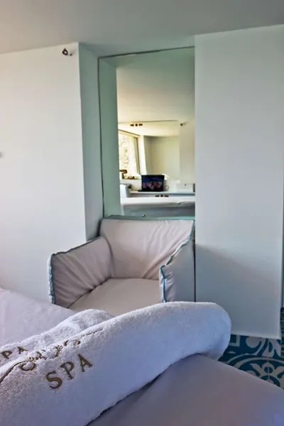 Royal Marmin Bay Boutique & Art Hotel