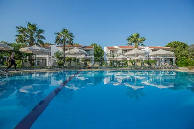 Golden Coast Hotel & Bungalows