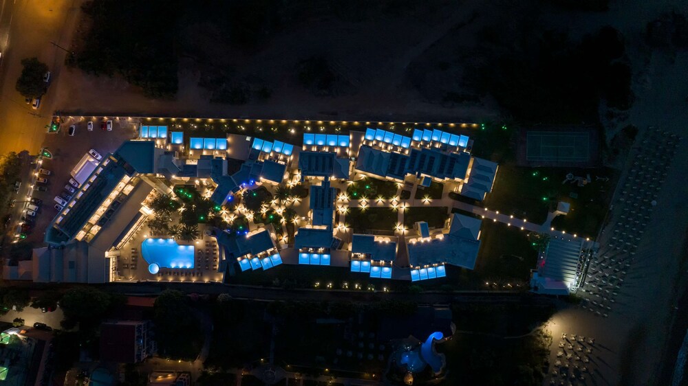Vantaris Palace Hotel