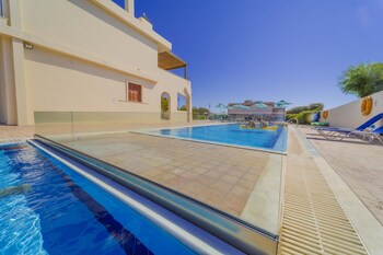 Amaryllis Beach Front Hotel