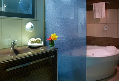 Macaris Suites & Spa