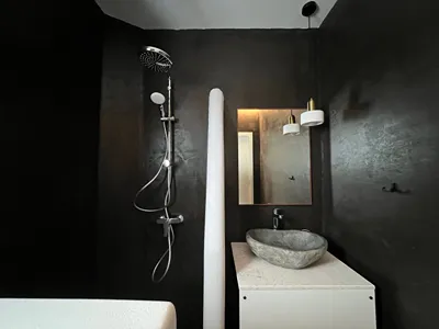 Thronos Suites