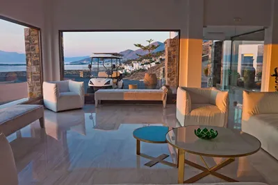 Royal Marmin Bay Boutique & Art Hotel