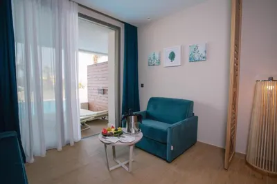 Almyros Beach Resort & Spa