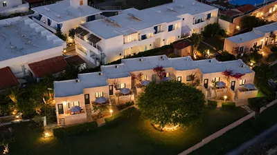 Golden Bay Apartments-Garden Haven