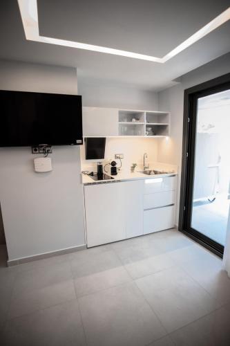 8 Boutique Suites