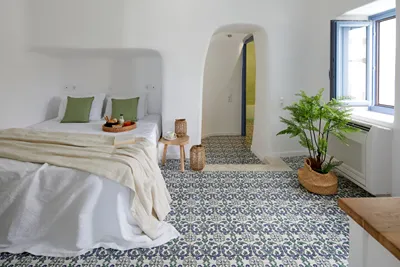 Luna Santorini Suites
