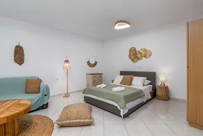 Kypraios Home