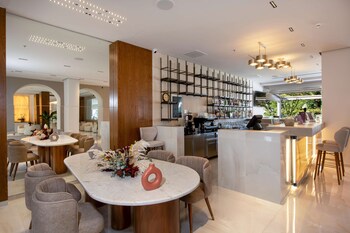Vantaris Palace Hotel