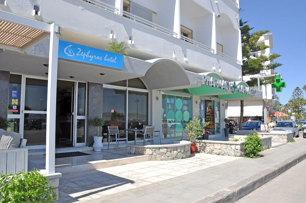Zephyros Hotel