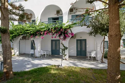 Iris Boutique Hotel Santorini
