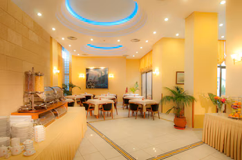 Alexandra Hotel