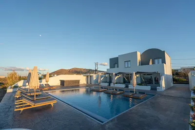 Volcanic Arc Santorini Suites