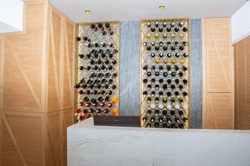 Yianna Caravel Suites "by Checkin" adults only