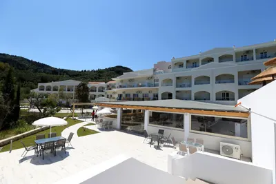 Ninos Saint George Palace Hotel
